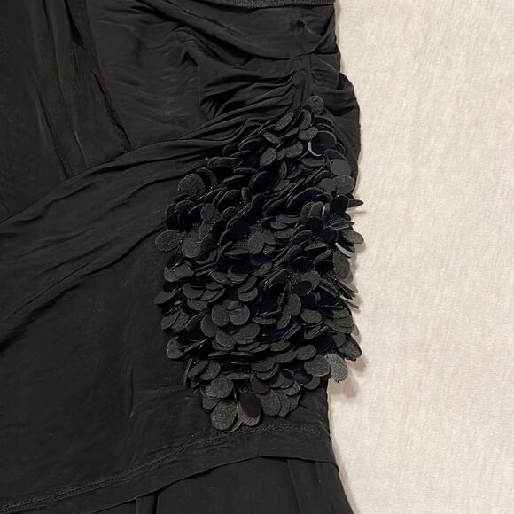 Alice+Olivia szS blk mini dress w/overlay & coin beads on shoulders & one side - Picture 6 of 10